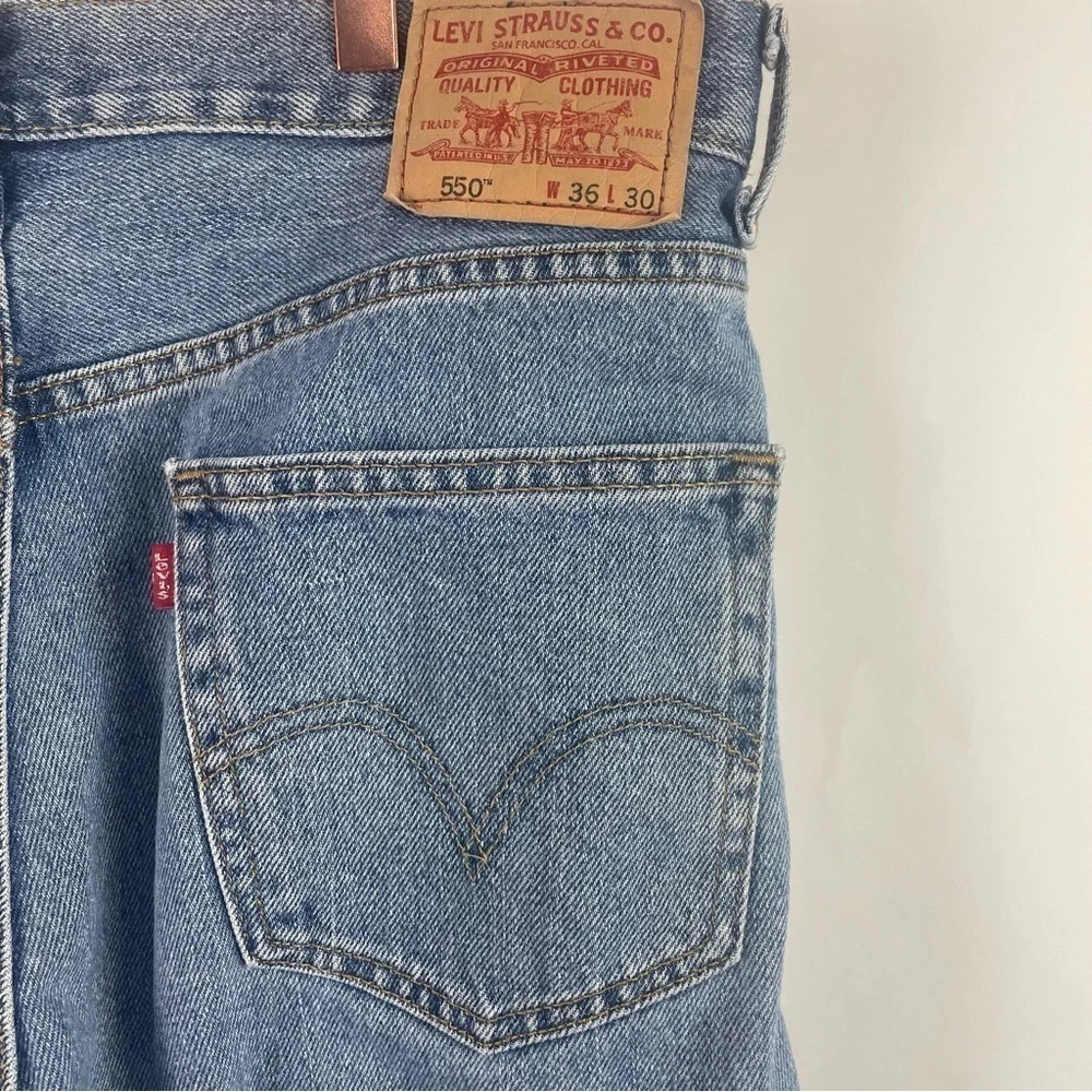 Levi's Jeans‎ Men's 550 Relaxed Fit Medium Wash 100% Cotton Size 36 X 30